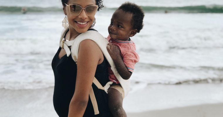 How to Safely Baby Wear When Pregnant