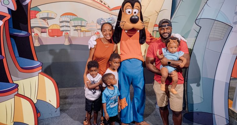 Tips for going to Disney as a big family